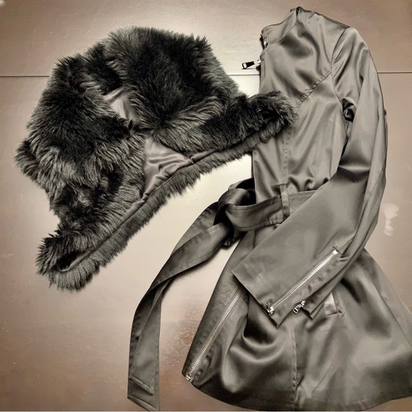 Black trench coat with faux fur shrug collar - Picture 10 of 16